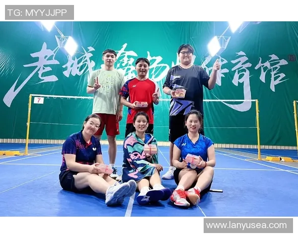 羽毛球盛宴：深入南京羽毛球队的极速训练与比赛之旅